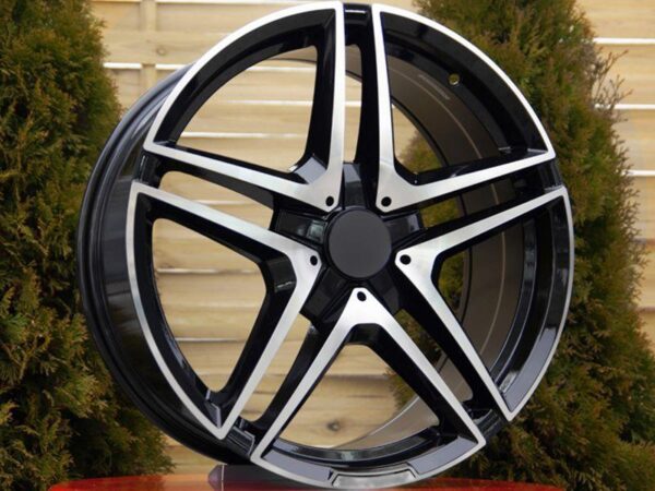 Giant Black Front Polished 8x18 5/160 ET50 CB65,1 60°